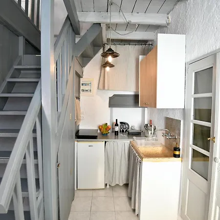 Апартаменты Penelope Garden House Old Town