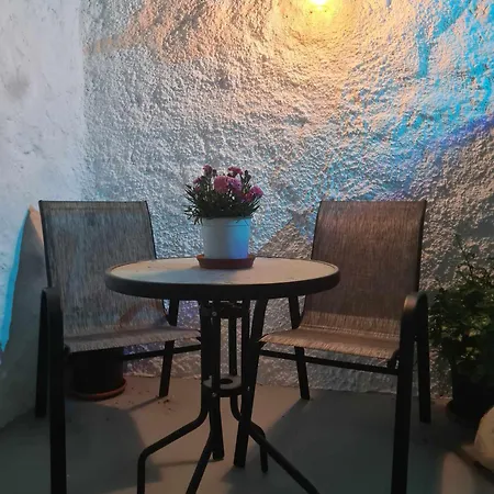 Апартаменты Penelope Garden House Old Town