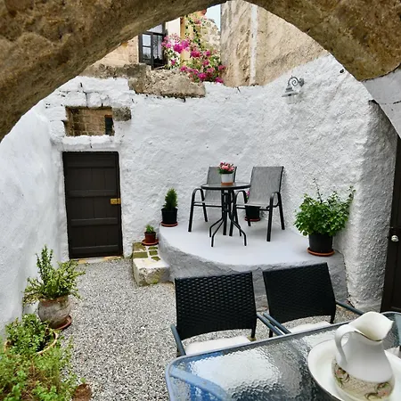 Penelope Garden House Old Town