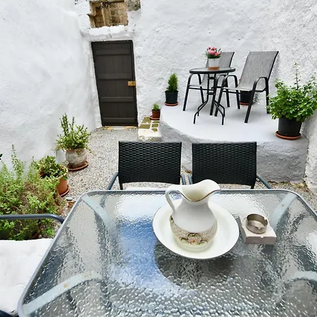 Penelope Garden House Old Town Apartment *
