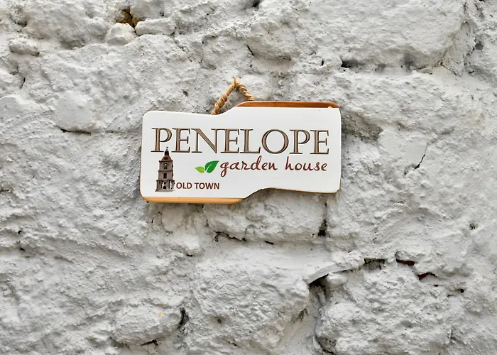 Lejlighed Penelope Garden House Old Town *